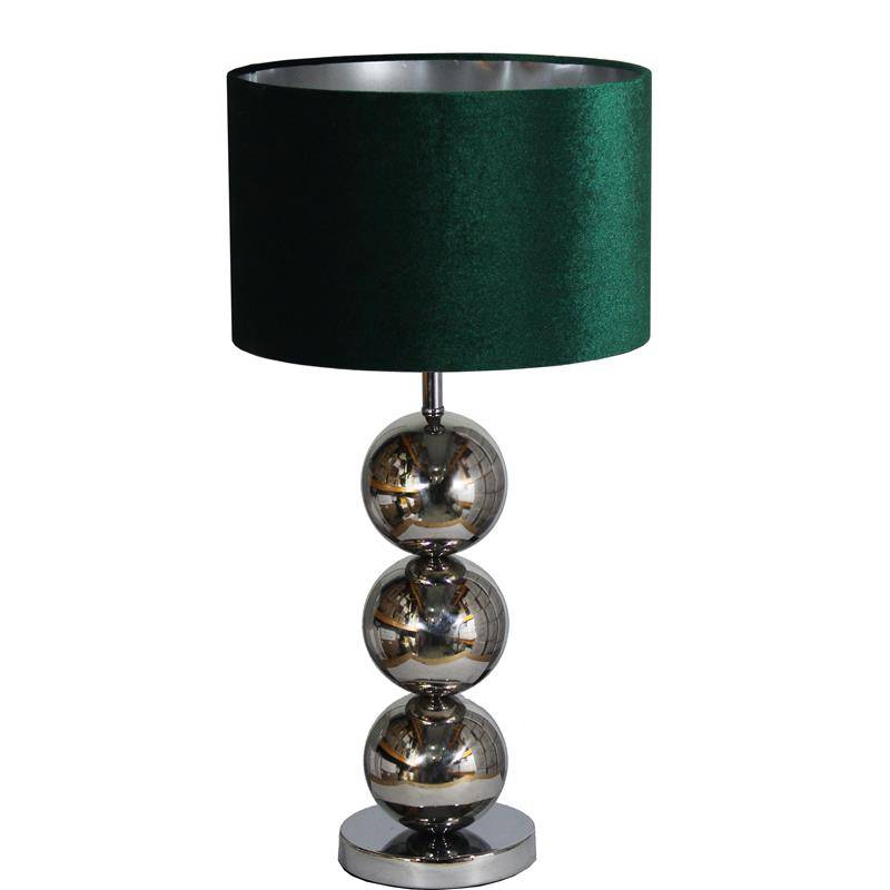 LAMPA STOŁOWA  Z TRZECH CHROMOWYCH KUL CAŁA SREBRNA Z WELUROWYM, CYLINDRYCZNYM ABAŻUREM W KOLORZE CIEMNO ZIELONYM ZE SREBRNĄ PODBITKĄ